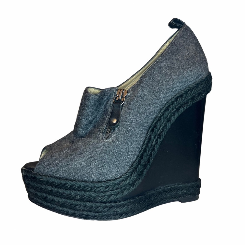 Laboutin SZ 7 Denim wedges EUC